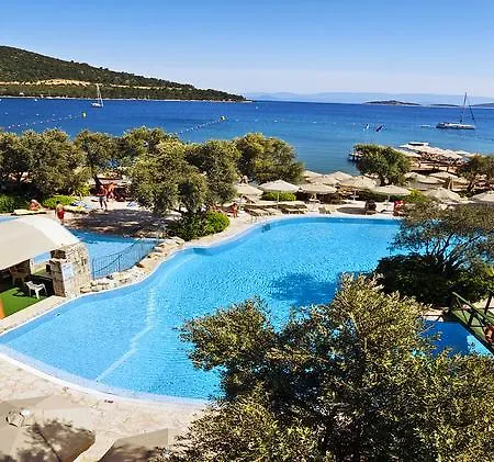 Izer Club Θέρετρο 4*
